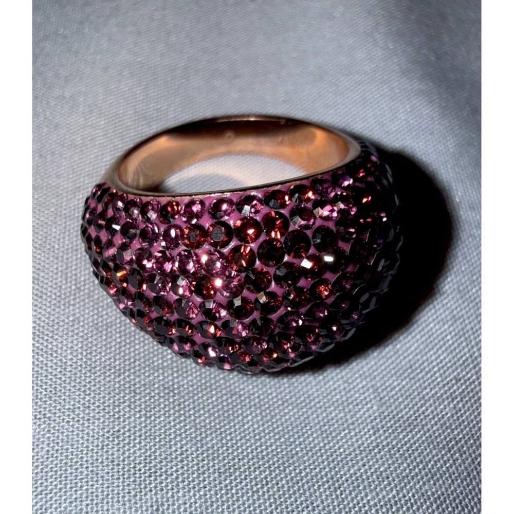 HENRI BENDEL NEW YORK PAVE CRYSTAL Dome STATEMENT RING Size 6 Rose Gold Purple